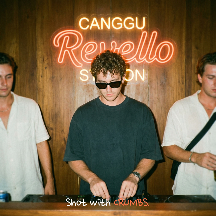 CRUMBS. Retro Camera Lens